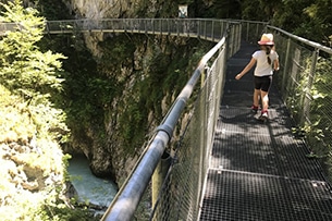 Seefeld con bambini d'estate, sentiero gola