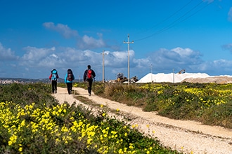 Cammino di Santa Barbara con bambini, sentiero per le saline