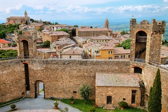 Fortezza_Montalcino_crediti_Depositphotos