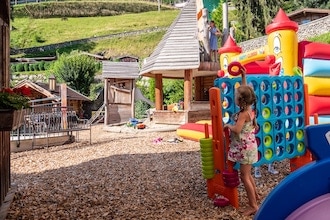 Austria-Alpin-family-resort-seetal-area-giochi-esterno