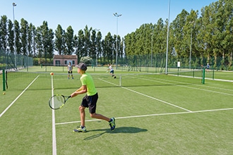 Villaggio Isamar, campi sportivi