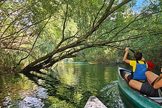 In canoa sul Tirino con i bambini