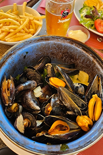 moules frites a Bruges