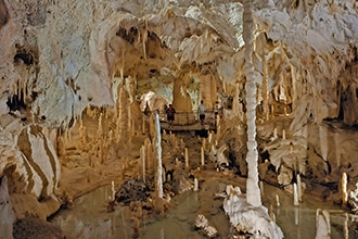 Grotte di Frasassi, sala delle candeline