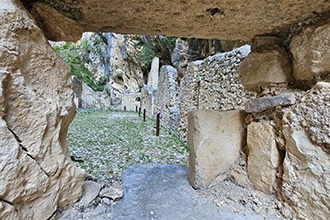 Gole di Fara San Martino, monastero