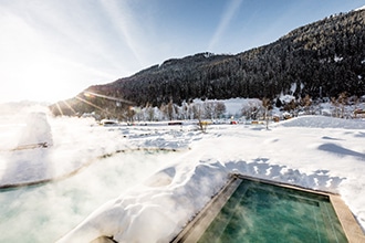 Schneeberg Resort vista inverno dalle piscine