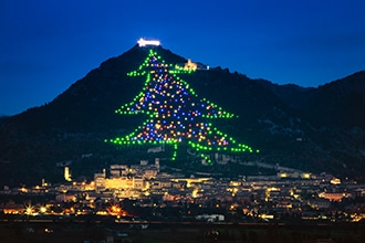 Gubbio a Natale, albero più grande del mondo