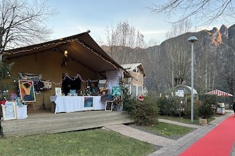 Anfo_lagoIdro_glampingbpoutique_mercatiniNatale1_phGrottoM