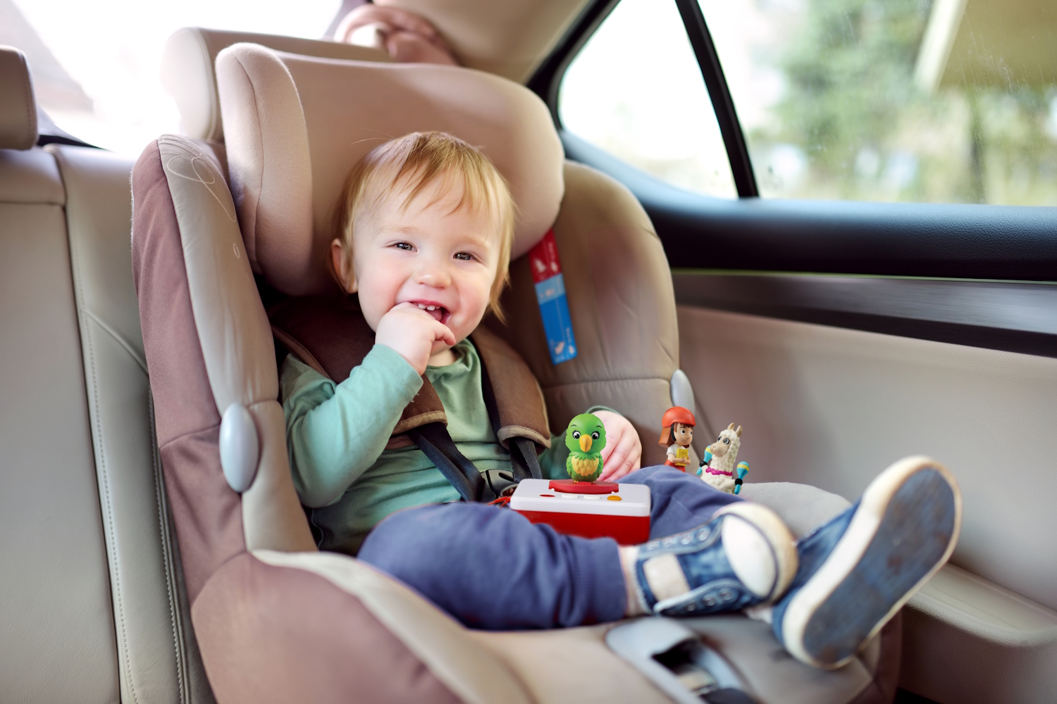 Viaggi lunghi in auto con bambini piccoli