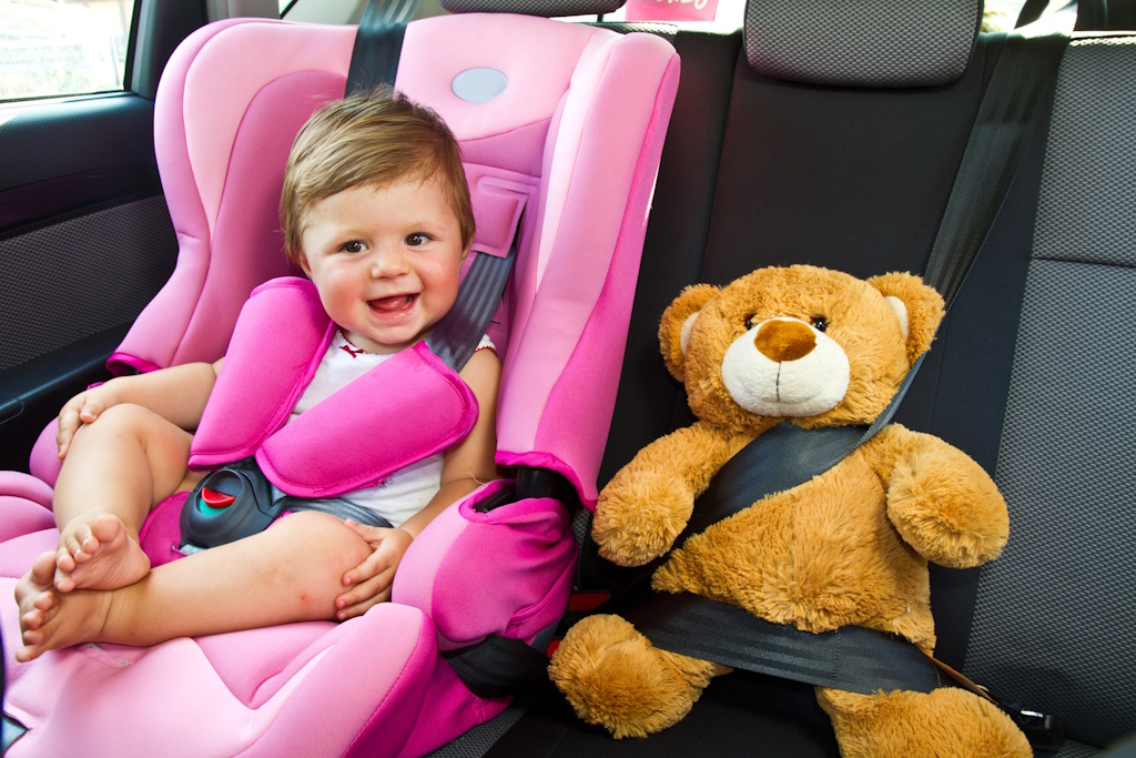 Viaggiare in auto con bambini piccoli