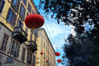 Lanterne rosse in via Paolo Sarpi